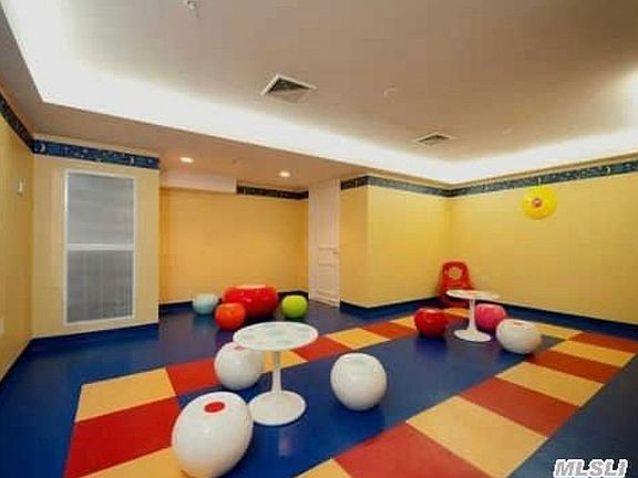 3rd image of 6405 Yellowstone Blvd APT 201