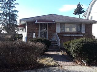 110-40 195th St, Saint Albans, NY 11412