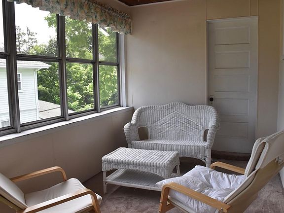 Three season porch