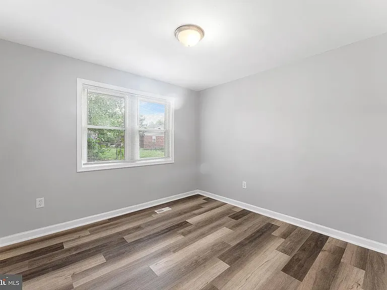 2711 Edfeldt Dr — Photo 6