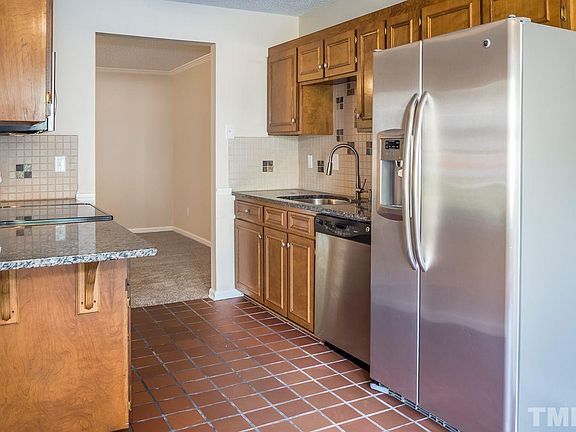 5th image of 567 Darby Glen Ln