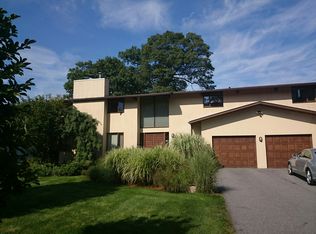34 Marthas Ln, Brookline, MA 02467