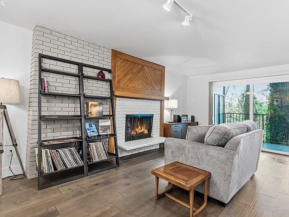 4th image of 200 Burnham Rd Unit 103