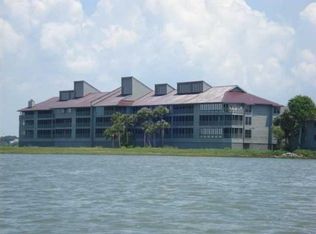 97 W Mariners Cay Dr, Folly Beach, SC 29439