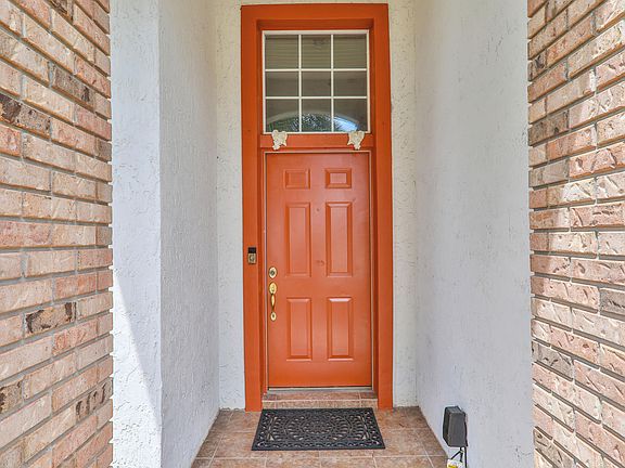 3rd image of 8299 Abbeyfield Dr