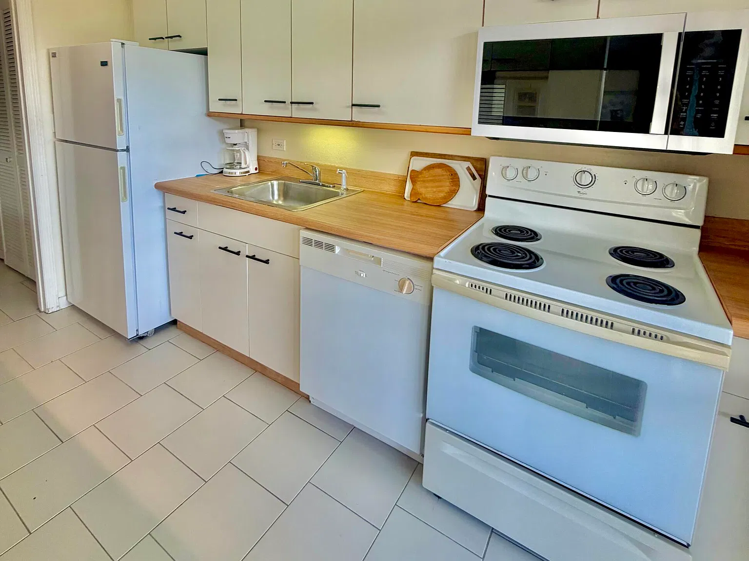 2 bed, 1300 sqft, $2,500 — Photo 2