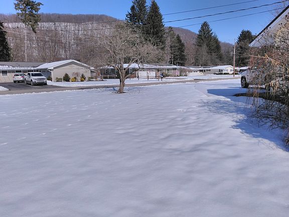 5th image of 13 Woodcrest Dr