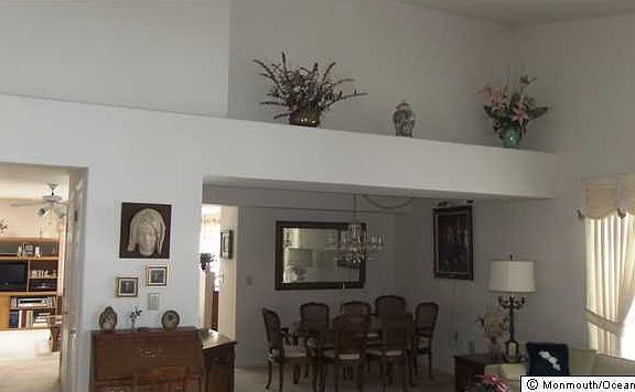 3rd image of 1134 Thornbury Lane #A
