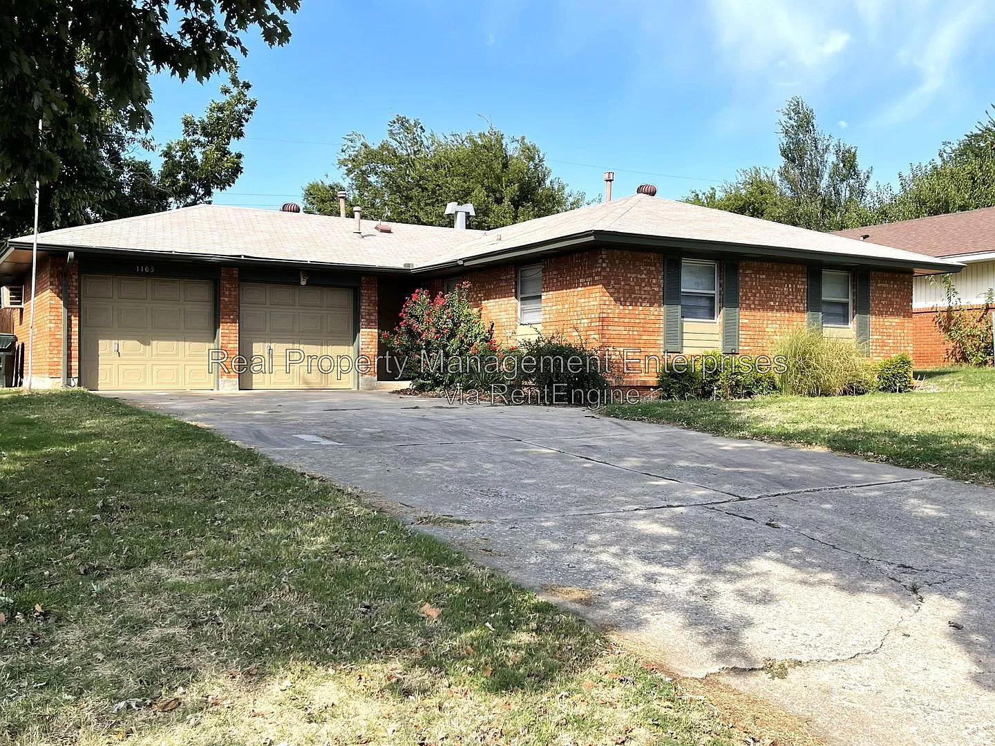 2 bed, 1.5 bath, 1032 sqft, $1,245 — Photo 2