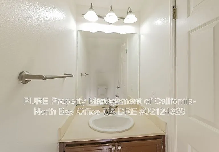 599 Spruce St — Photo 16
