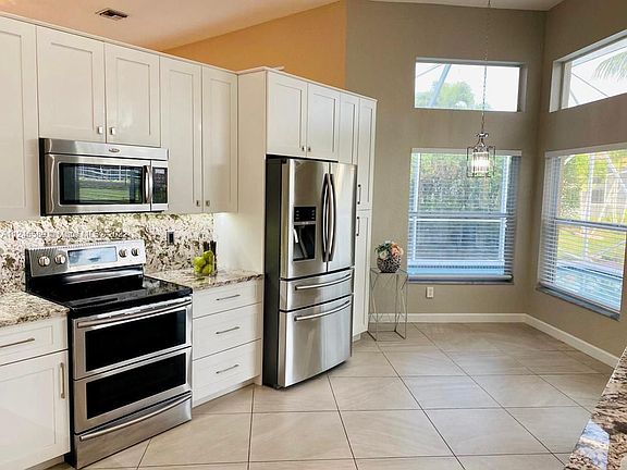 5th image of 10337 NW 53rd Ct