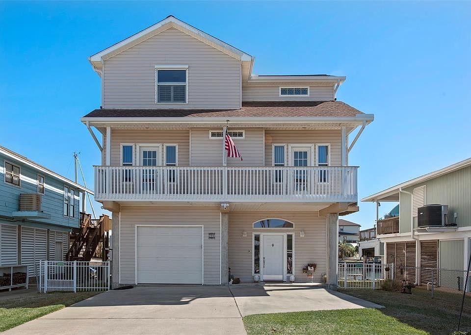 206 Bora Bora Dr, Tiki Island, TX 77554 | Zillow