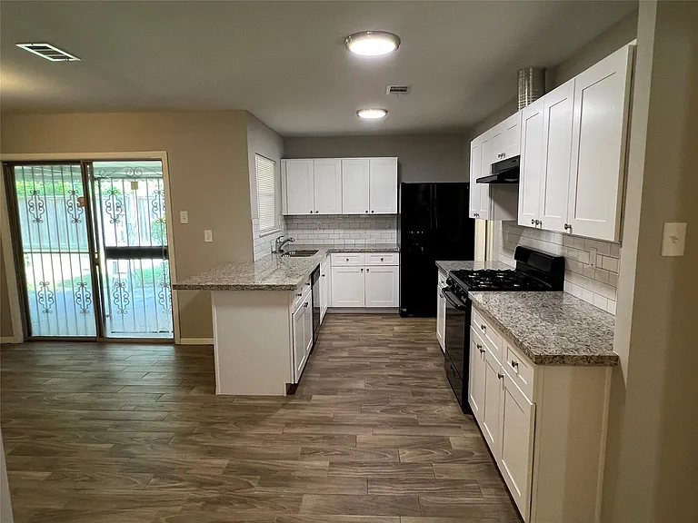 10503 Homestead Rd — Photo 7