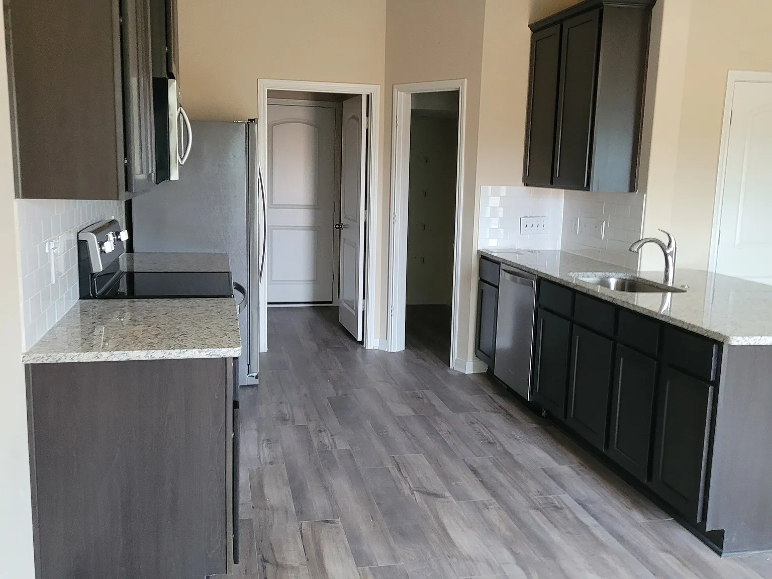4 bed, 2210 sqft, $2,250 — Photo 2