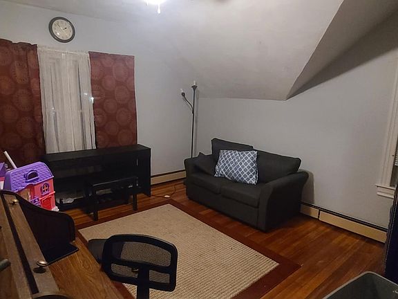5th image of 69 Metcalf Ave Floor 2