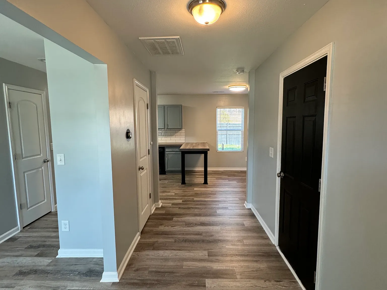 4 bed, 1850 sqft, $1,950 — Photo 2