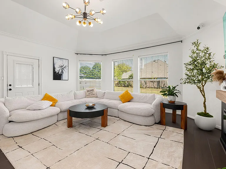 14910 Lake Woodbridge Ct — Photo 9