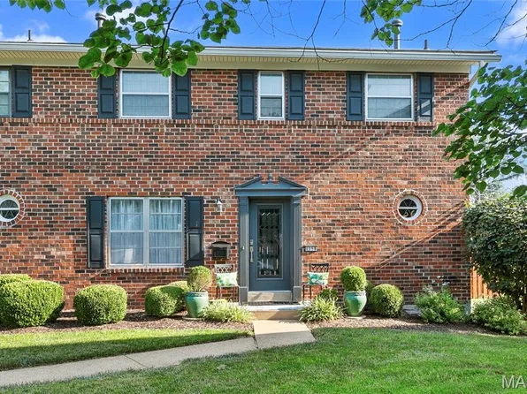 1158 Cantina Dr, Chesterfield, MO 63141