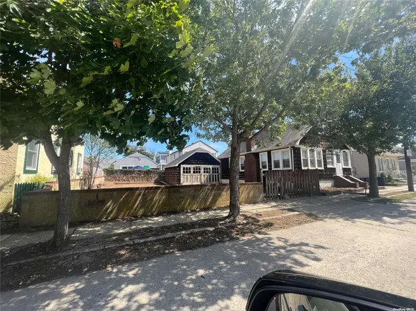 84 Cedarhurst, Point Lookout, NY 11569