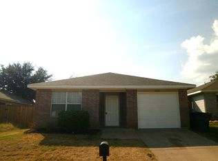 3921 Scarsdale Ln, Dallas, TX 75227
