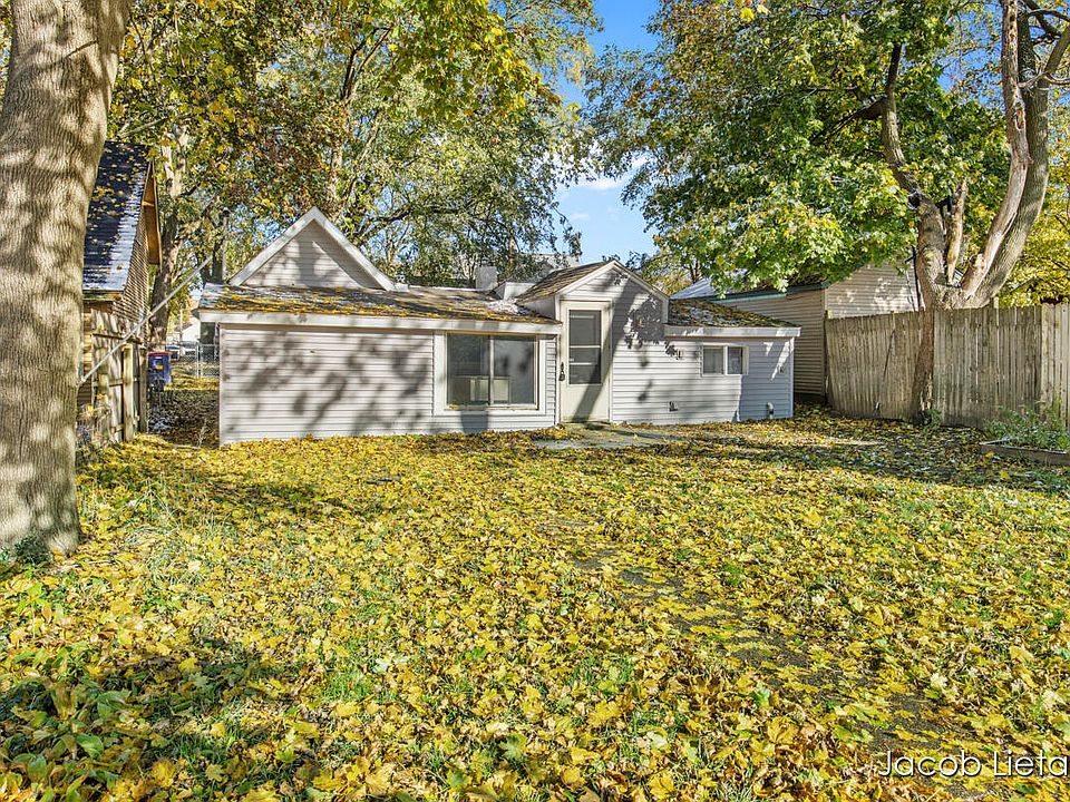 1037 Hazen St SE, Grand Rapids, MI 49507 Zillow