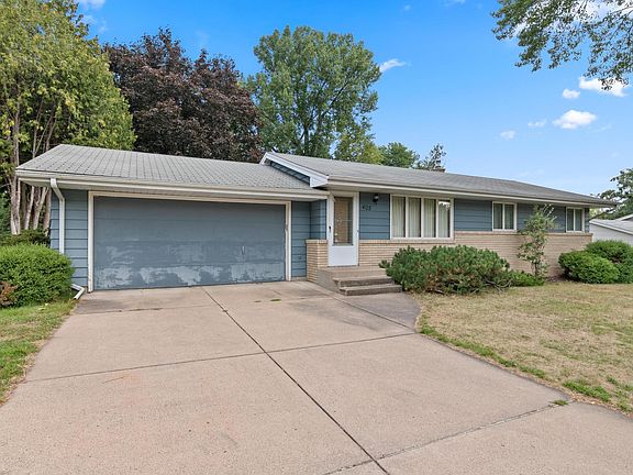 2nd image of 405 Terrace Dr