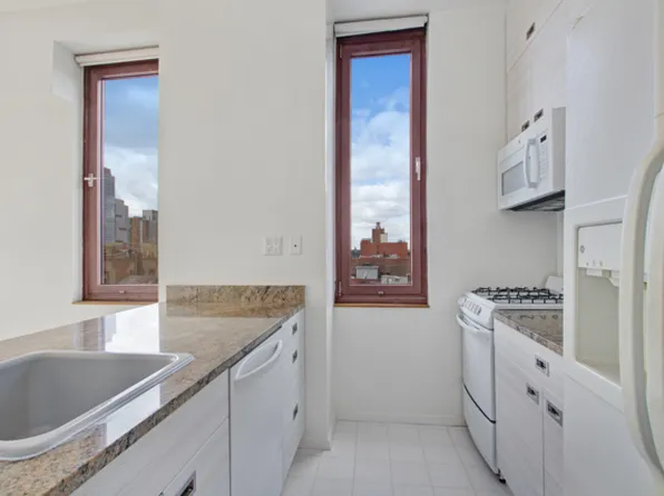 393 West 49th Street 6G image 3 of 10
