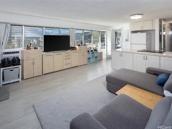 2525 Date St APT 2405, Honolulu, HI 96826