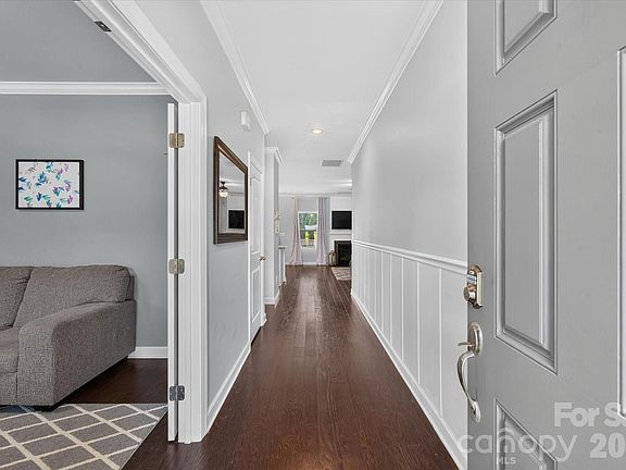 3rd image of 2116 Poplar Ridge Dr