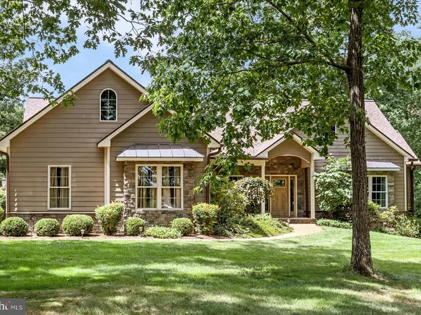103 Comforter Ln, Clear Brook, VA 22624