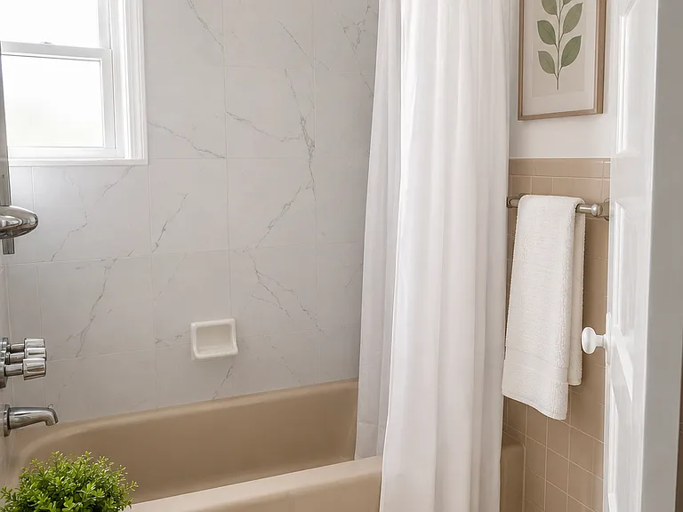 326 Fern Ave #2R — Photo 6