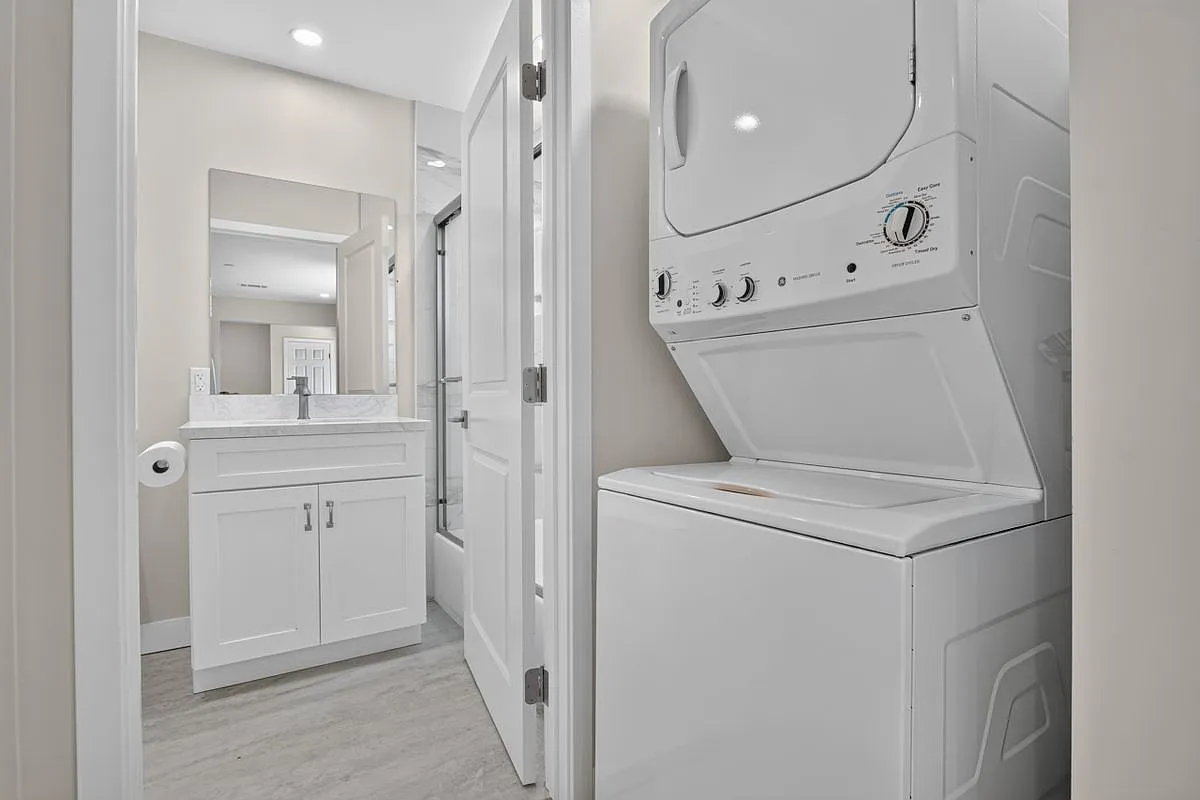 2 bed, 1.0 bath, 740 sqft, $2,850 — Photo 4