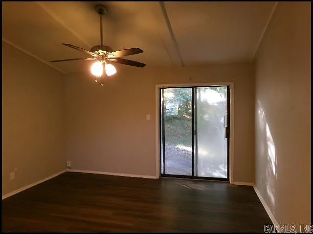 3915 Saint James Ct — Photo 5
