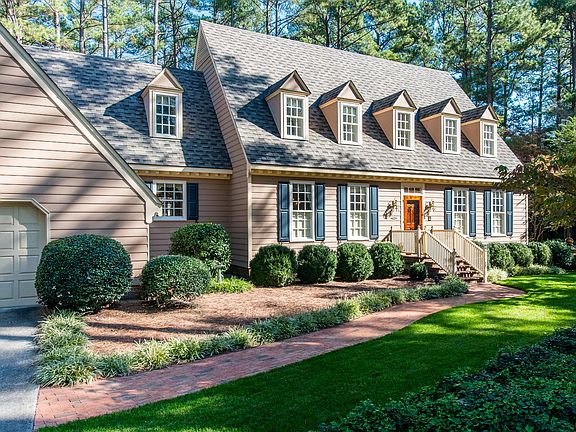 3rd image of 103 Wineleaf Ln