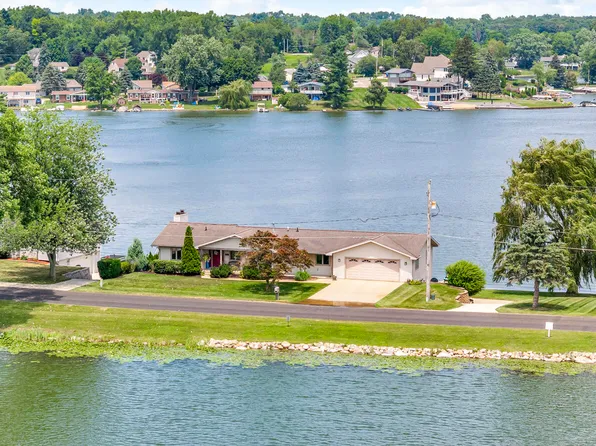 11144 Pinewood Dr, Jerome, MI 49249