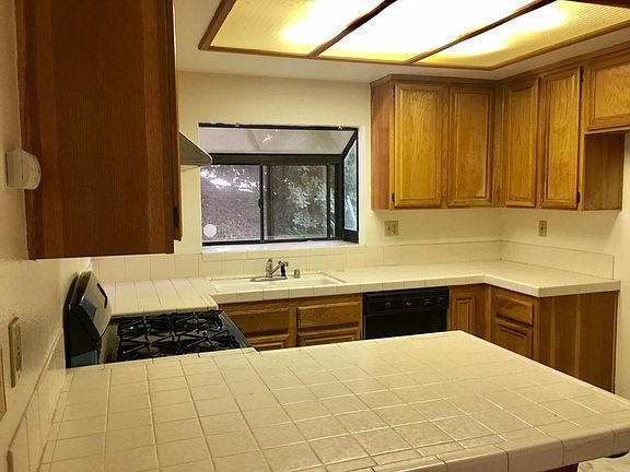 3rd image of 2831 Onyx Way