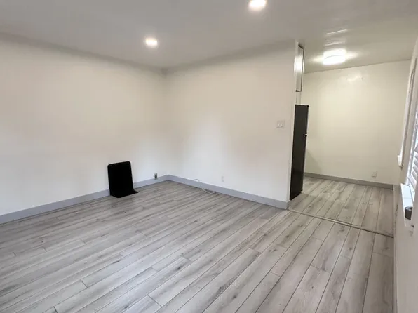 11223 Emelita St Unit 1/4, North Hollywood, CA 91601