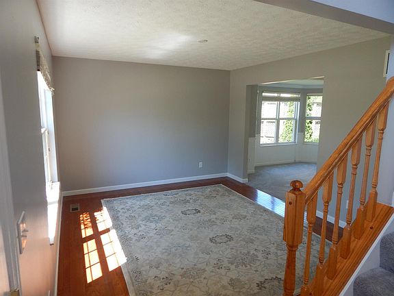 3rd image of 734 Morning Dew Ln