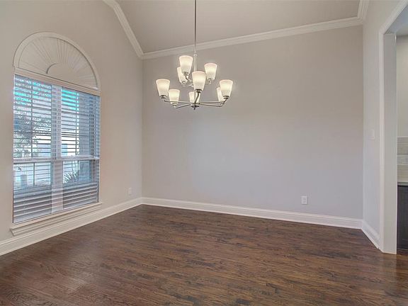 3rd image of 7228 Notre Dame Dr