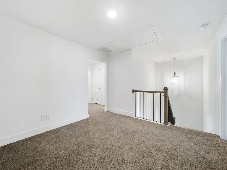 72 Garrison Dr — Photo 13