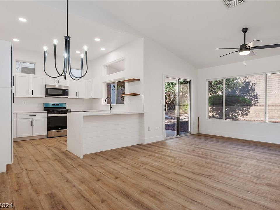 1st image of 2833 Byron Dr