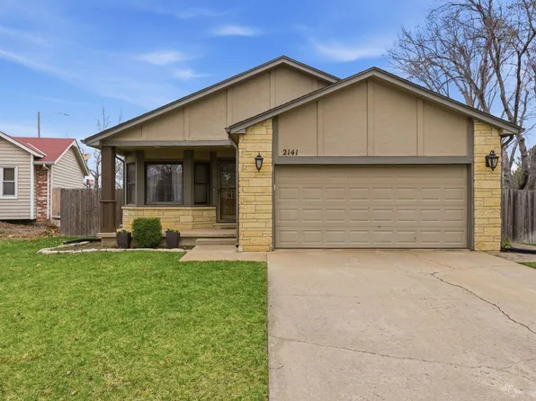 2141 N Parkridge Ct, Wichita, KS 67212