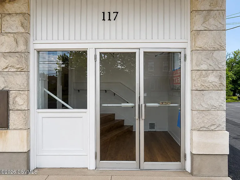 117 N Market St — Photo 7