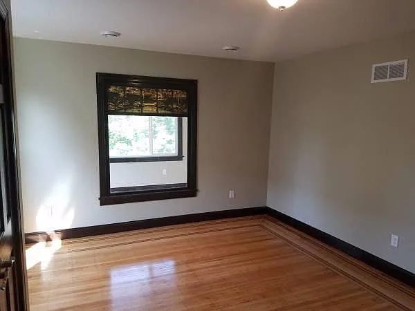3 bed, 1300 sqft, $725 — Photo 2