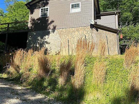 3rd image of 1726 Trace Fork Rd