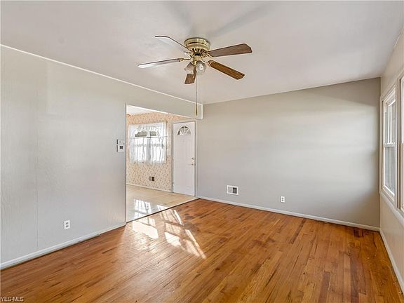 3rd image of 2797 Conway St