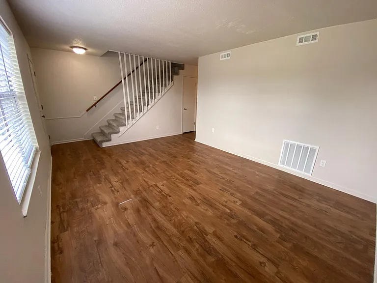 1822 Meadowland Ln #C — Photo 2