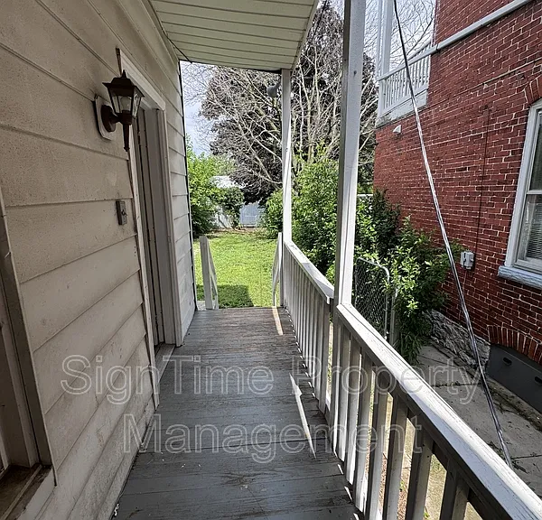 627 N Mulberry St — Photo 13