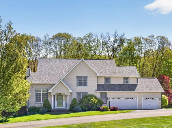 6 Martingale Way, Pawling, NY 12564