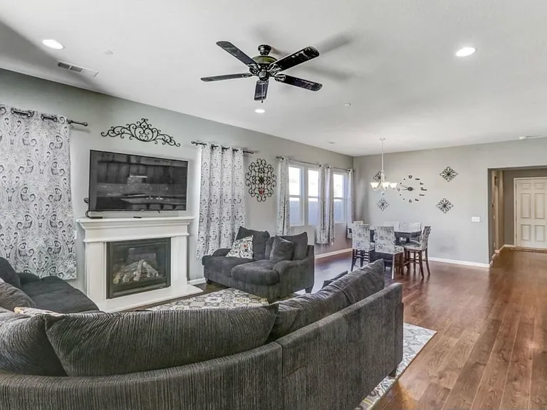 2525 W Connelly Ave — Photo 6